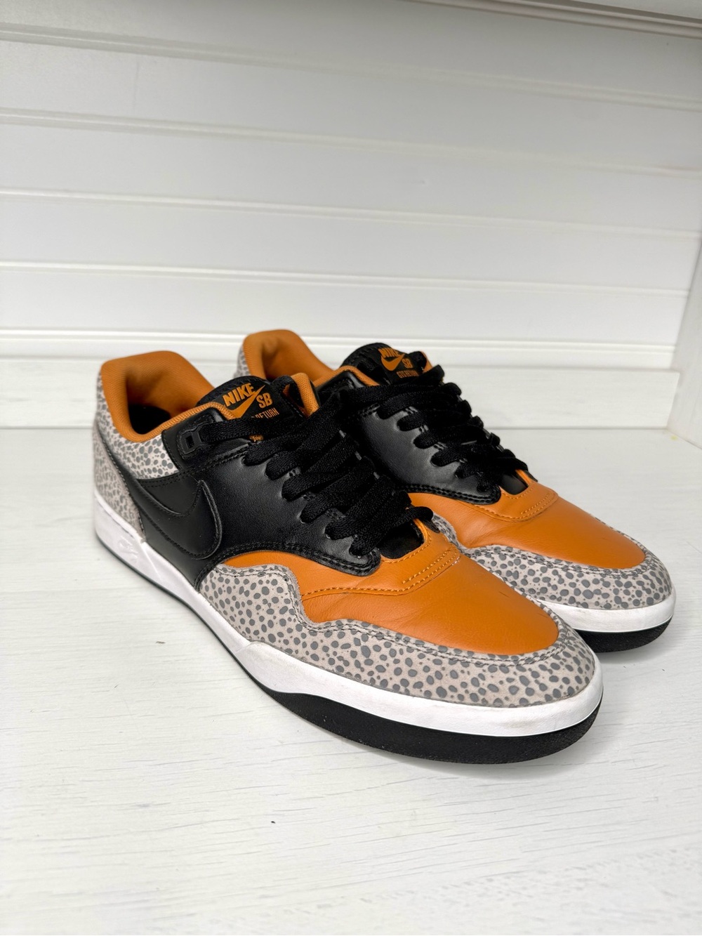 Nike SB GTS Return Premium Low Top Skate Shoes Safari Black/Orange CV6283-001